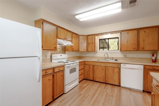 Photo - 138 Summer Pl