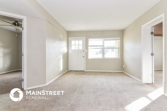 Photo - 2184 Colonial Ave