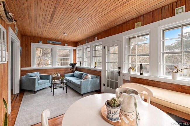 Photo - 696 Ocean Breeze Walk