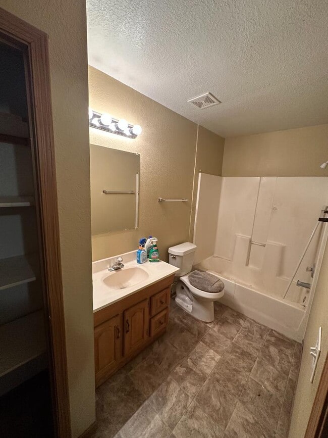 Photo - 103 S Woods Ct