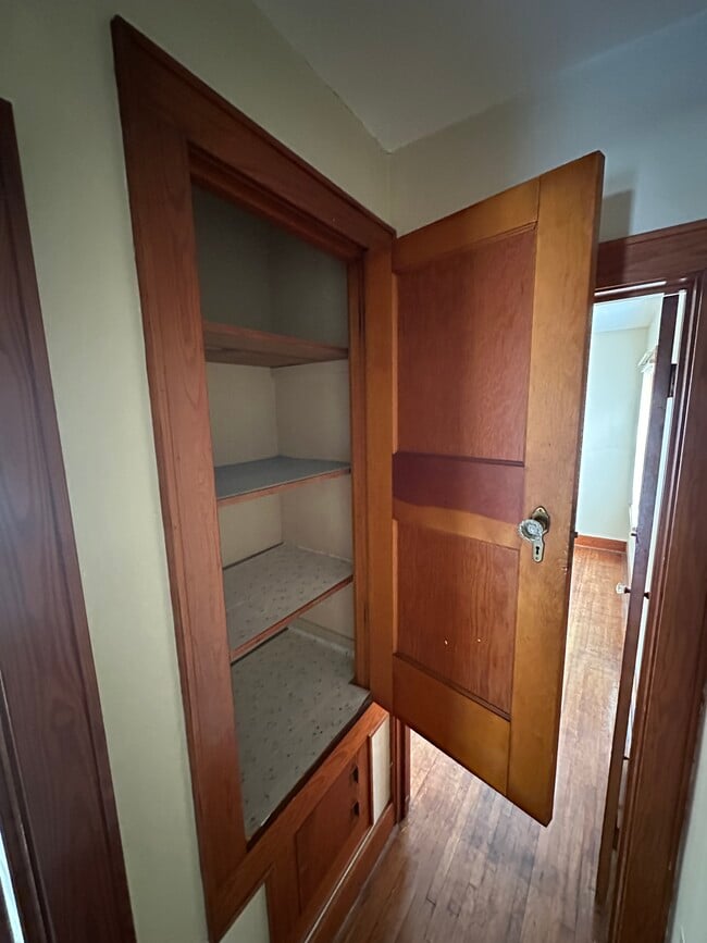 Photo - 327 W Main St