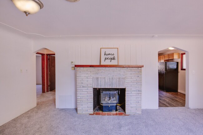 Sala de estar - 519 E 6th St