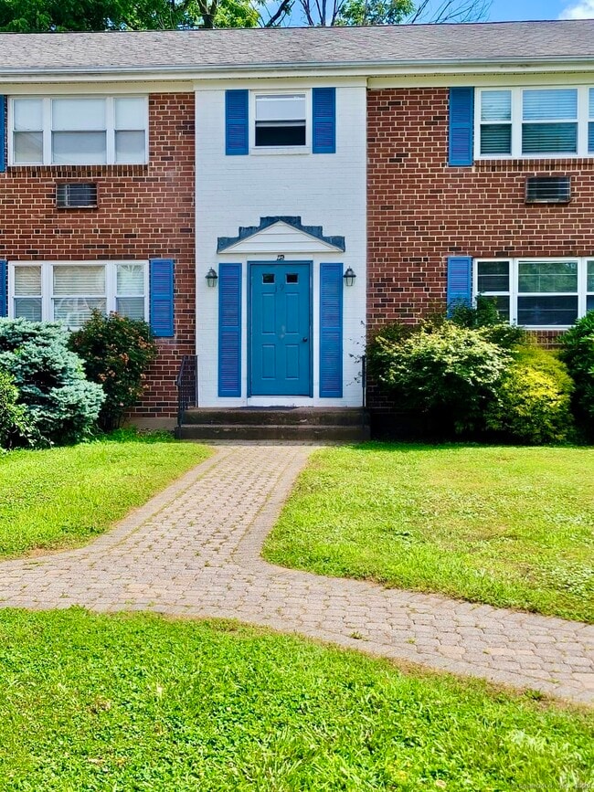 Photo - 19 Colonial Dr Unit APT B