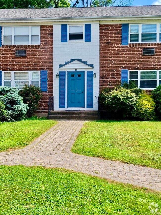 Building Photo - 19 Colonial Dr Unit APT B