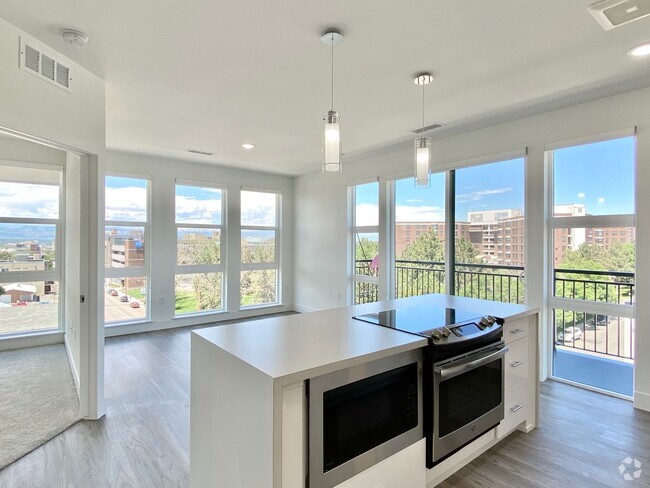 Building Photo - WOW! Top Corner, 2 bed, 2 bath Unit 504 Rental
