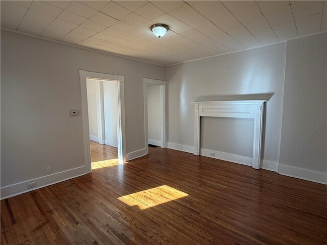 Photo - 223 Hamilton St