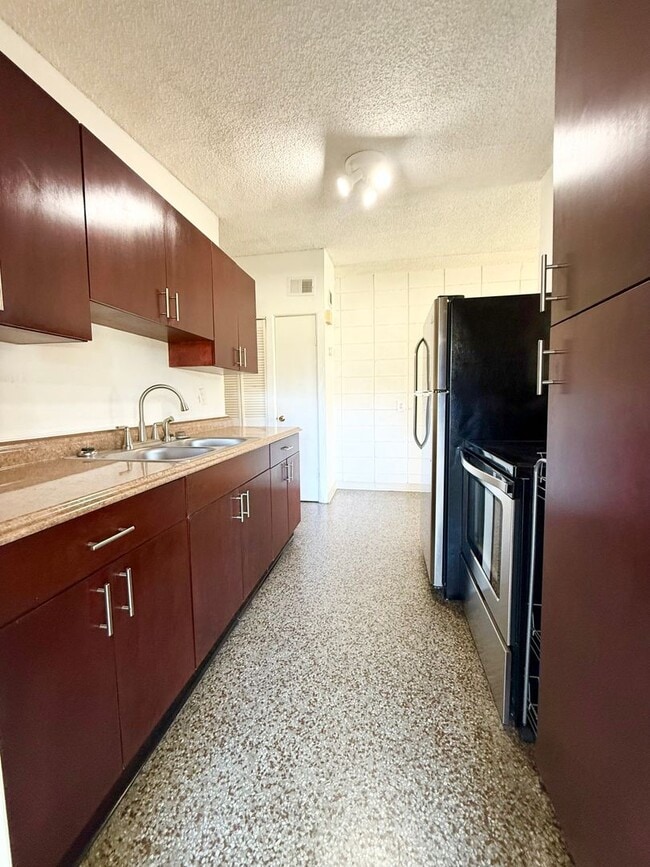 Photo - 2207 Vine St