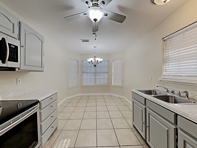 Photo - 3320 Stanley Ave