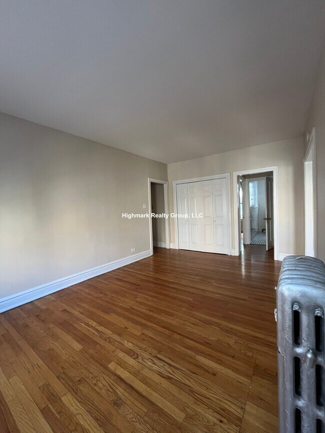 Photo - 912 Reba Pl Unit 2N