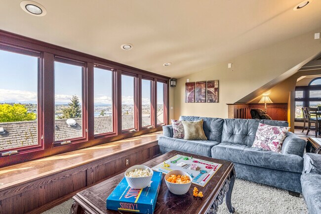 Photo - 1065 E Howe St Unit SI ID1607388P