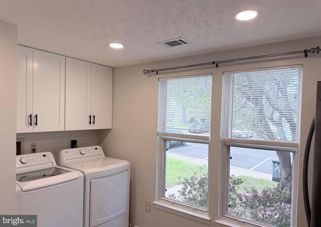 Photo - 4681 Whitely Ct