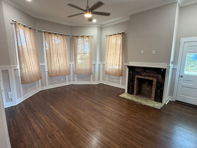219 W 36th St