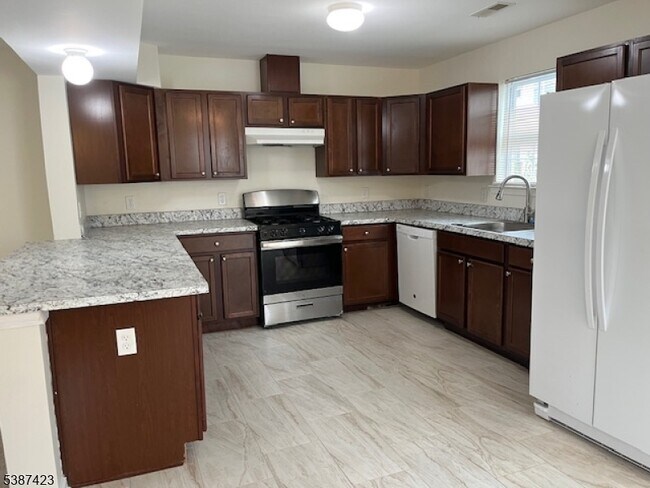 Photo - 11 Alerica Ln