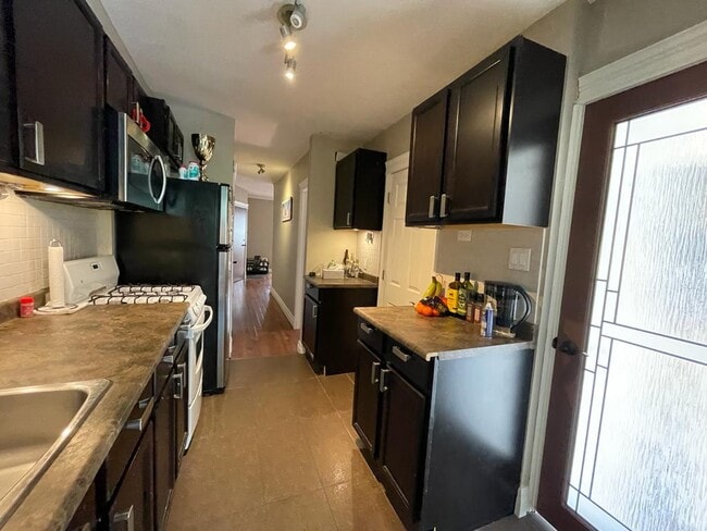 Building Photo - 352 Winona Dr Unit Main