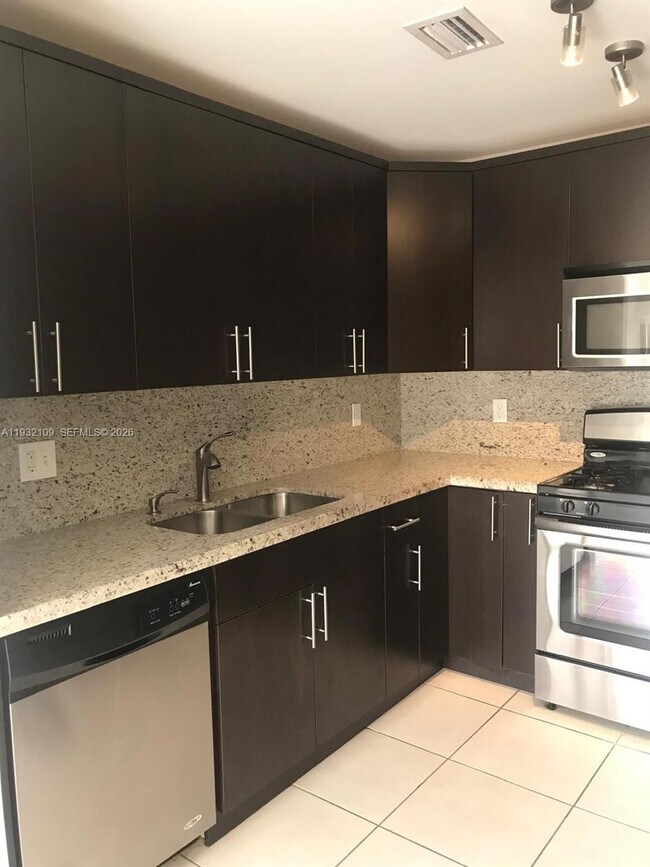 Photo - 10609 SW 113th Pl Unit 87 Z