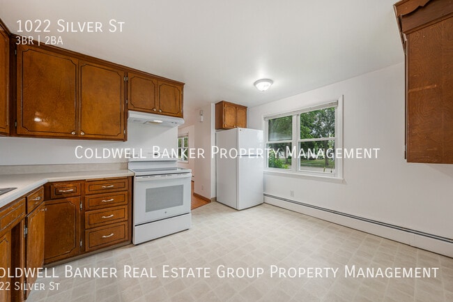 Photo - 1022 Silver St