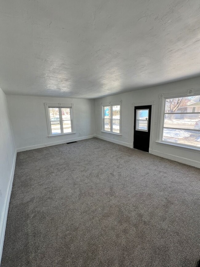 Photo - 4 Bedroom 2 Bath Single Family Home Available NOW!