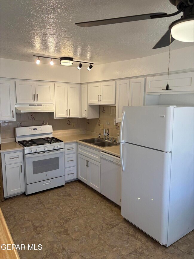 Photo - 10409 Sigma St