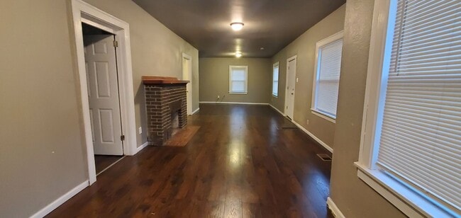 Photo - 4200 Van Buren St