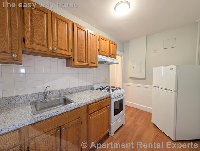 Building Photo - 156-158 Summer St Unit #109 Rental