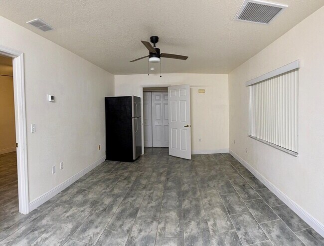 Photo - Studio / 1-Bedroom Apartment for Rent – Davenport, FL Unidad B