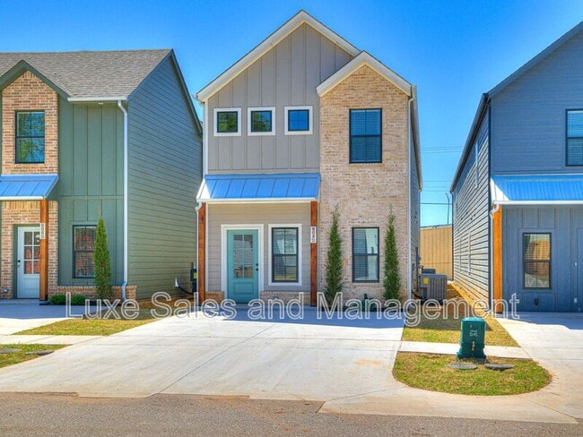 Photo - 618 W 2nd St