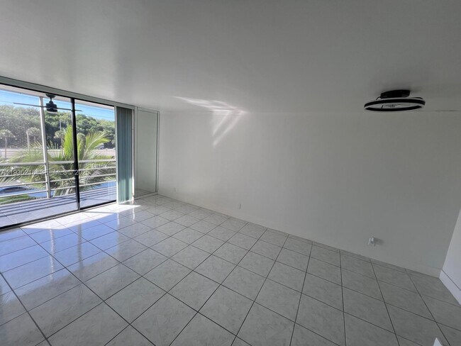 Photo - 2935 NE 163rd St Unit 4B