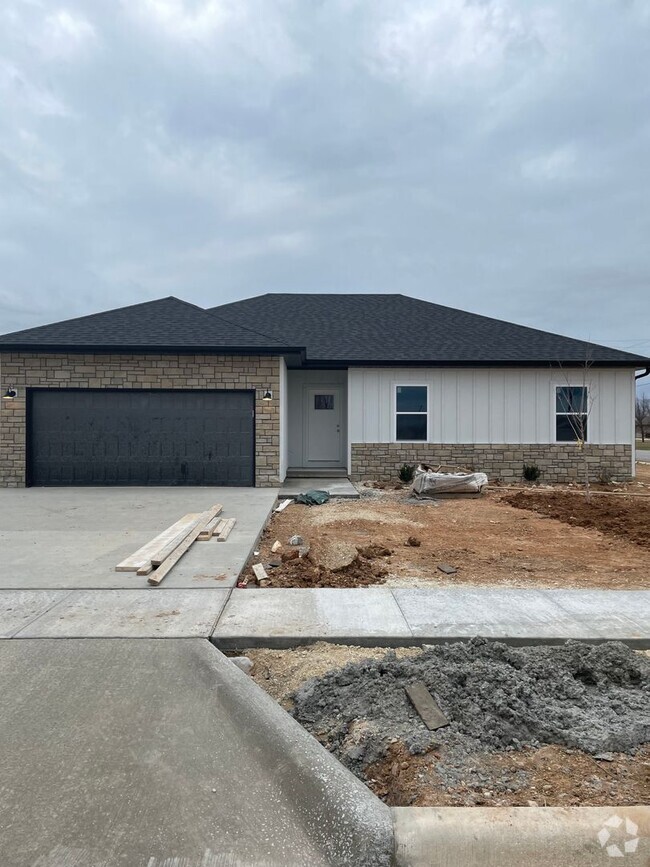 Building Photo - Brand New 4 bed 2 bath 2 Car Garage! Rental