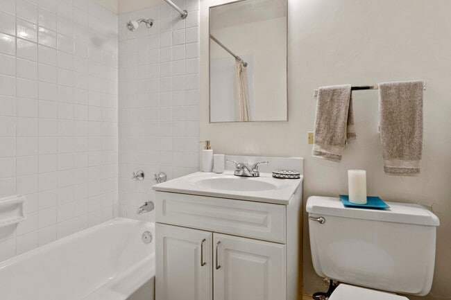 Photo - 1340 N Lake Shore Dr