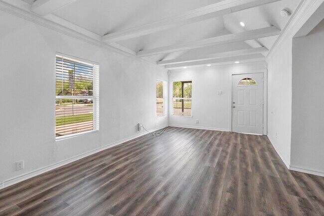 Photo - 324 N Andrews Ave