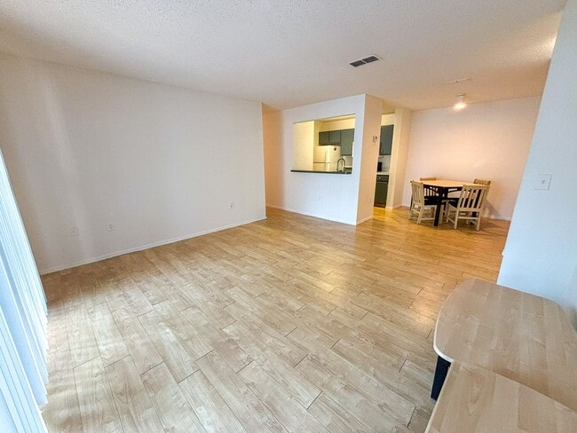 Photo - Windsor Park #515 - Pet Friendly!