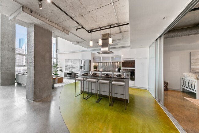 Photo - 2000 Bagby St Unit 13420