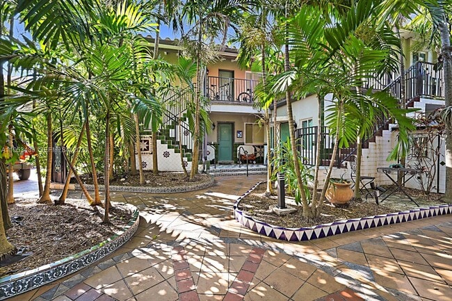 Photo - 8200 Byron Ave Unit 2