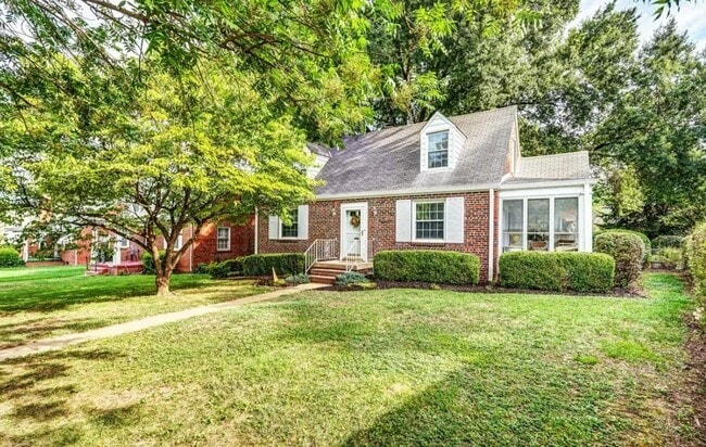 Photo - 3500 Rosewood Ave