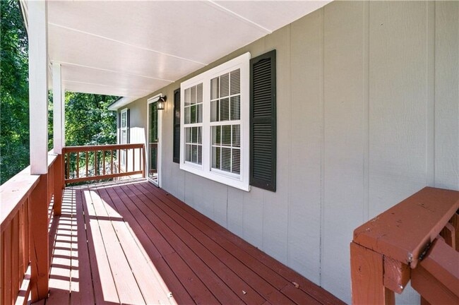 326 Forest Lake Rd