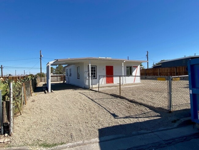 Building Photo - Henderson - 2 Bedroom - Water Street Location!