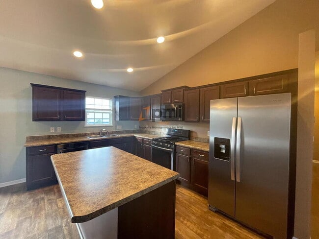 Photo - 10880 Mississippi St