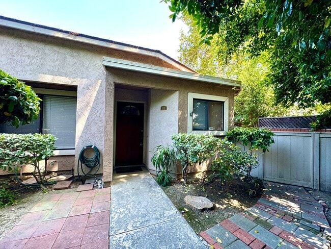 Building Photo - Charming 2-Bedroom Villa in the Heart of C... Rental