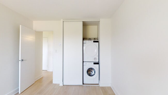 919 Dufferin