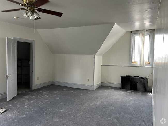 Building Photo - 402 S Winebiddle St Unit 3rd floor Rental