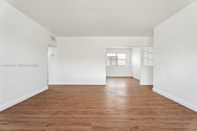 Photo - 825 85th St Unidad 2