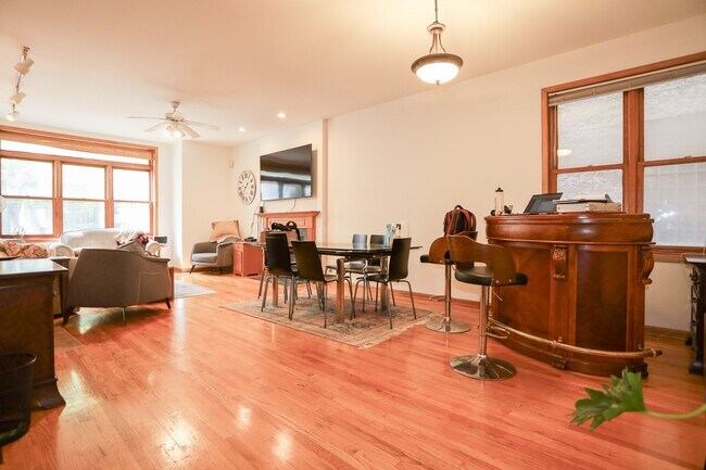 Photo - 1940 W Diversey Pkwy Unit 1W