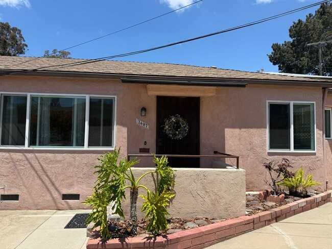 Photo - Cozy Two Bedroom Duplex w/ Hardwood Floors! Lovely Kitchen! Lots of Natural Light! Unit 2687 Reynard Way