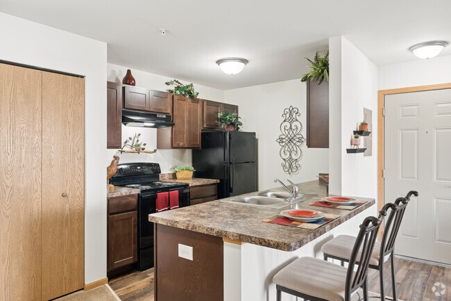 Sycamore 2BR, 2BA - 976SF - Kitchen