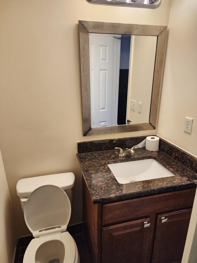 Photo - 199 Hughes St