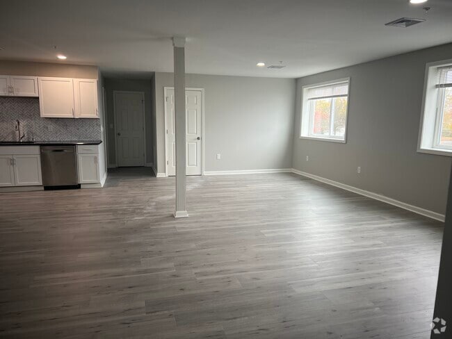 Building Photo - 7170 Transit Rd Rental