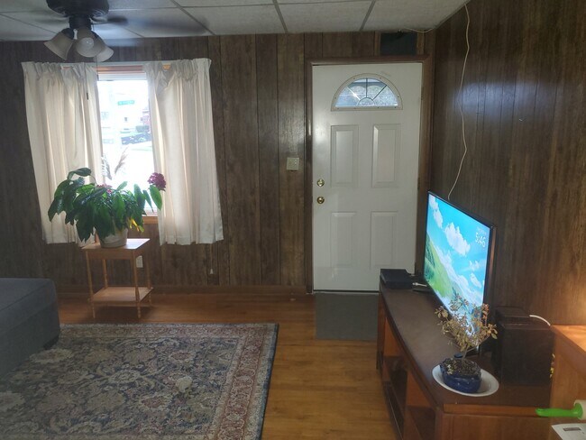 Photo - 810 Frederick St