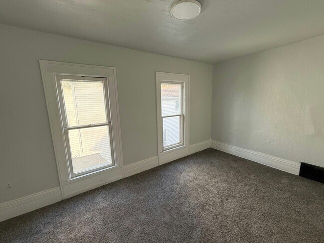 Photo - 45 Oakdale Ave Unidad A