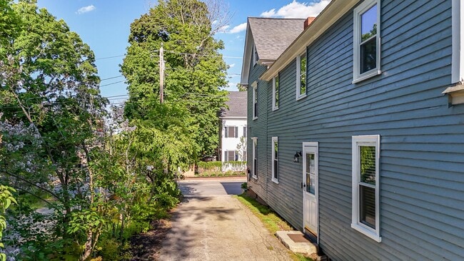Photo - 137 Locust St
