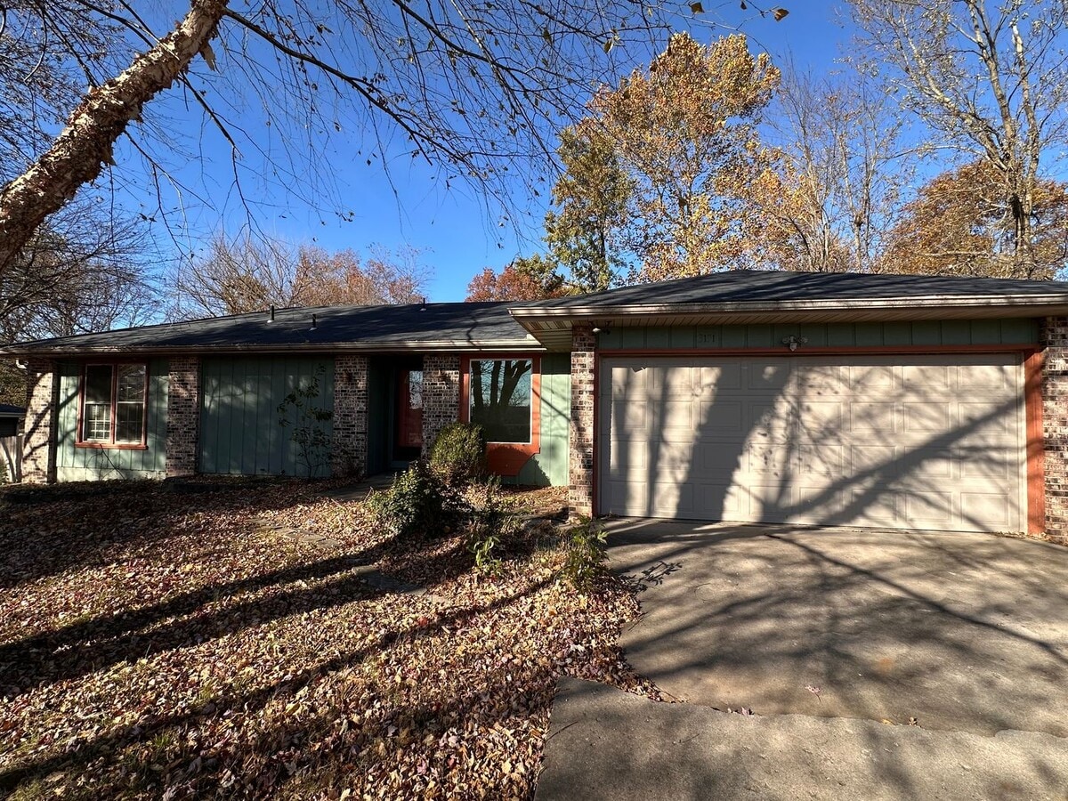 House in Springfield- Kickapoo Schools - House in Springfield- Kickapoo Schools